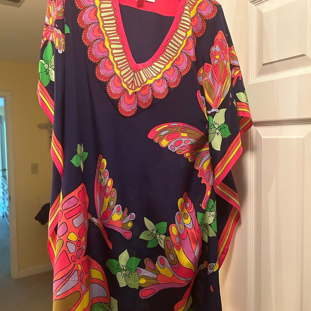 Trina Turk silk cover-up, size XS/S, brand new.